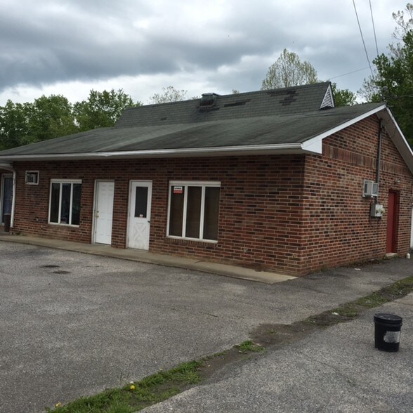 211 W Riverside Dr, Tazewell, VA for sale - Building Photo - Image 1 of 1