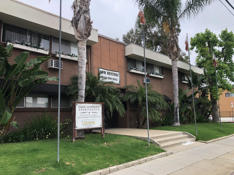 15405 Vanowen St, Van Nuys, CA for sale - Building Photo - Image 2 of 15