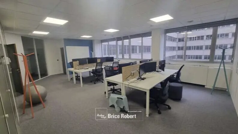 Office in Lyon for lease Interior Photo- Image 1 of 7