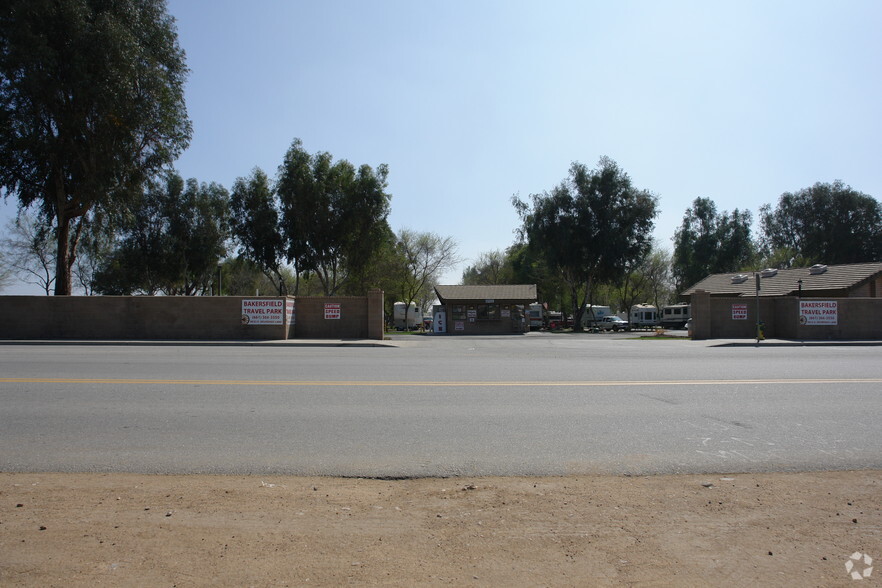 8633 E Brundage Ln, Bakersfield, CA for sale - Primary Photo - Image 1 of 1