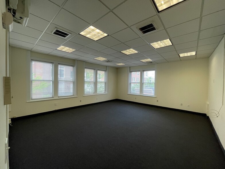 238 Main St, Hackensack, NJ for lease - Interior Photo - Image 1 of 13
