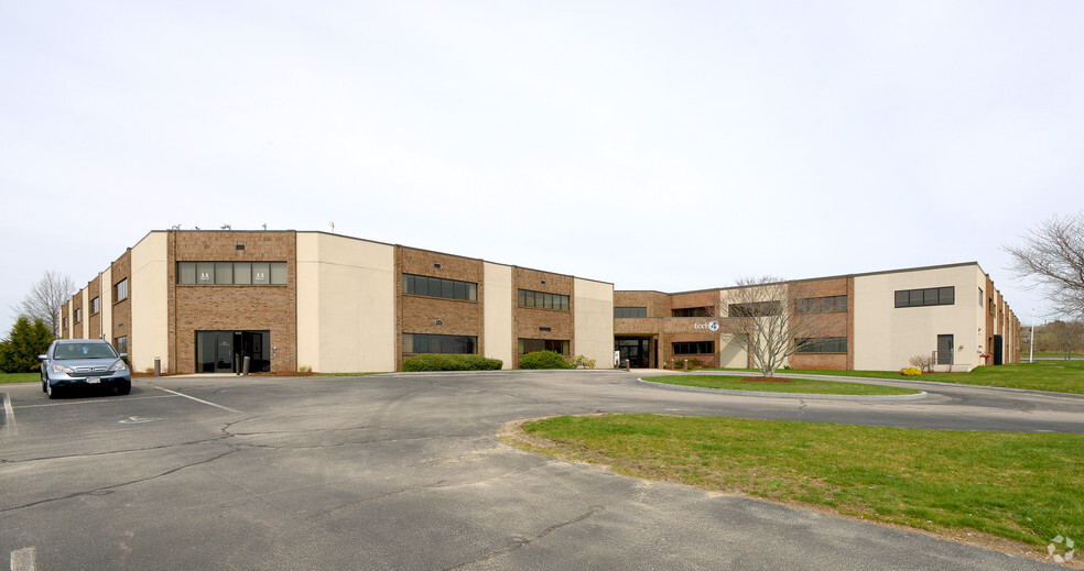 88 Silva Ln, Middletown, RI for lease - Building Photo - Image 2 of 9