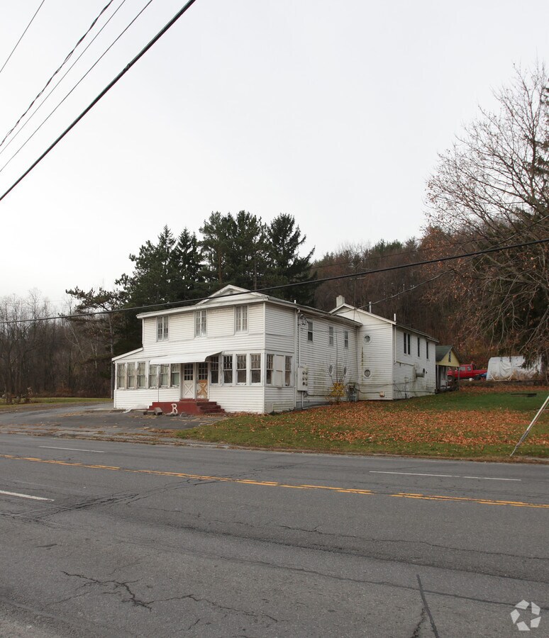 1620 Columbia Tpke, Castleton On Hudson, NY 12033