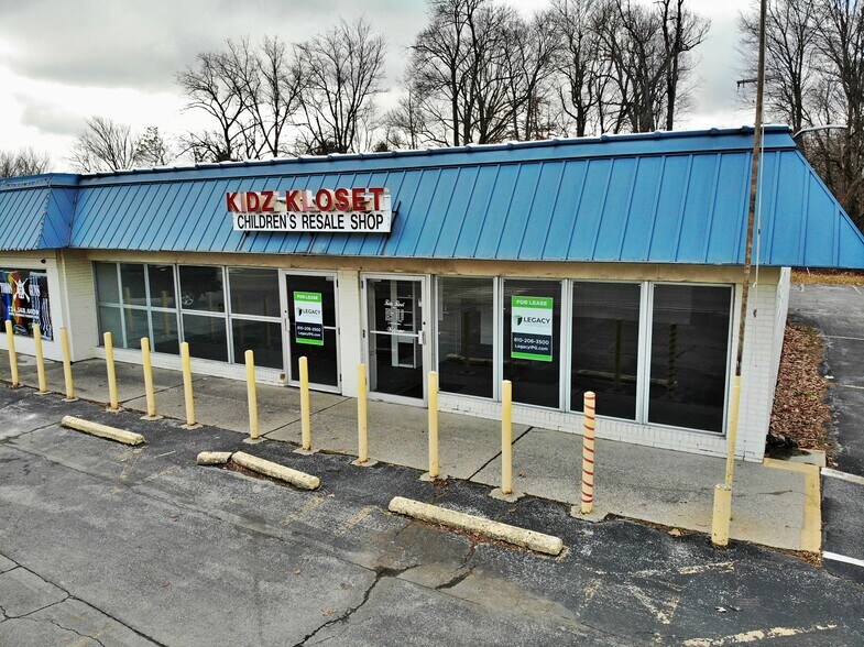 8015-8023 Summerfield Rd, Lambertville, MI for sale - Building Photo - Image 1 of 1