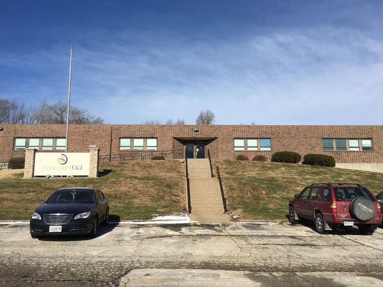 2401 E Mccarty St, Jefferson City, MO for sale - Primary Photo - Image 1 of 1