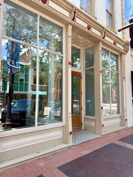 426 Washington St, Columbus, IN for lease - Building Photo - Image 2 of 6