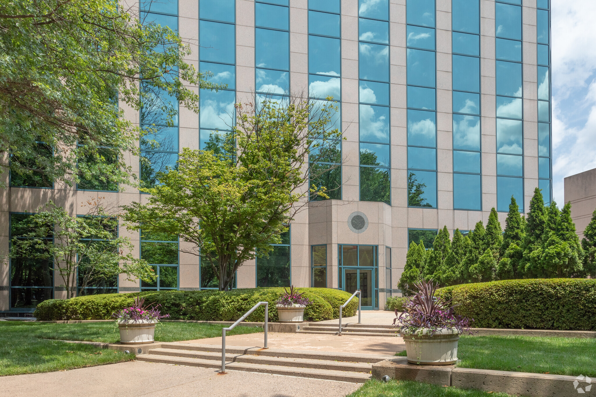 3141 Fairview Park Dr, Falls Church, VA 22042 - Office for Lease | LoopNet