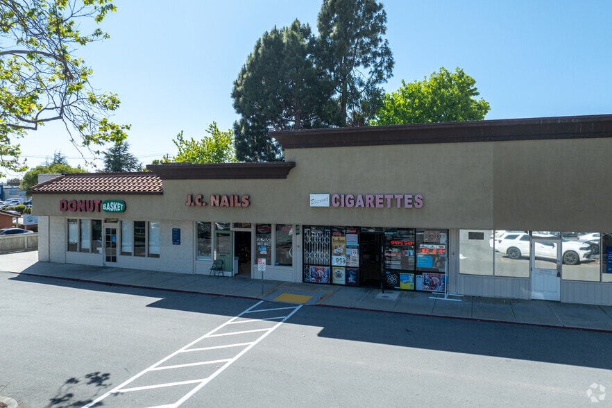 2012-2022 Freedom Blvd, Freedom, CA for lease - Building Photo - Image 2 of 6