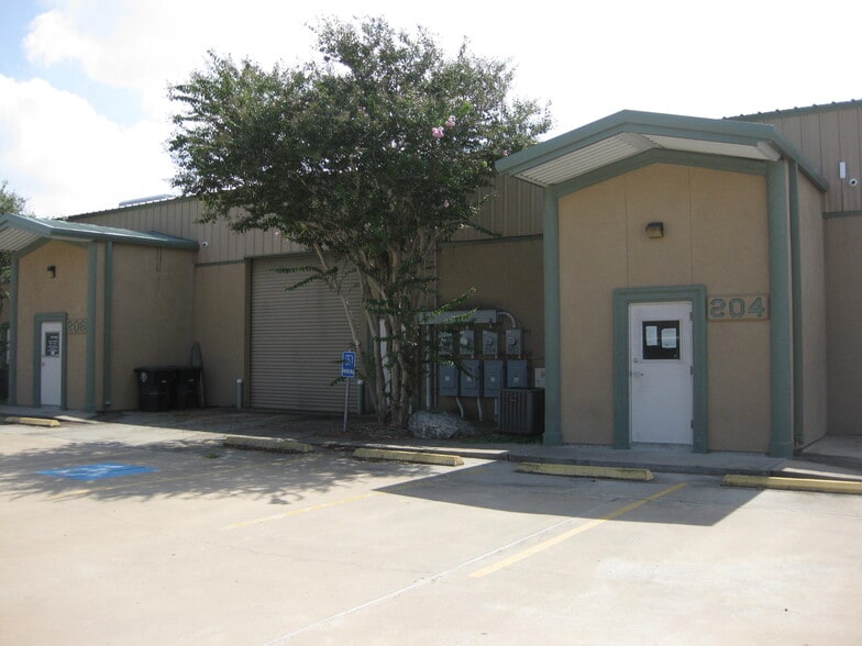3814 Acushnet Dr, Corpus Christi, TX for lease - Primary Photo - Image 1 of 18