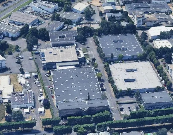 Industrial in Les Ulis for lease Building Photo- Image 1 of 17