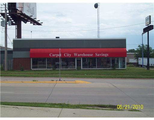 5524 Center Point Rd NE, Cedar Rapids, IA for sale Primary Photo- Image 1 of 1