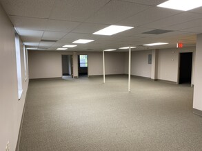 4 Airline Dr, Albany, NY for lease Interior Photo- Image 2 of 8