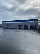 2425-2515 NE Riverside Way, Portland, OR for lease Building Photo- Image 1 of 5