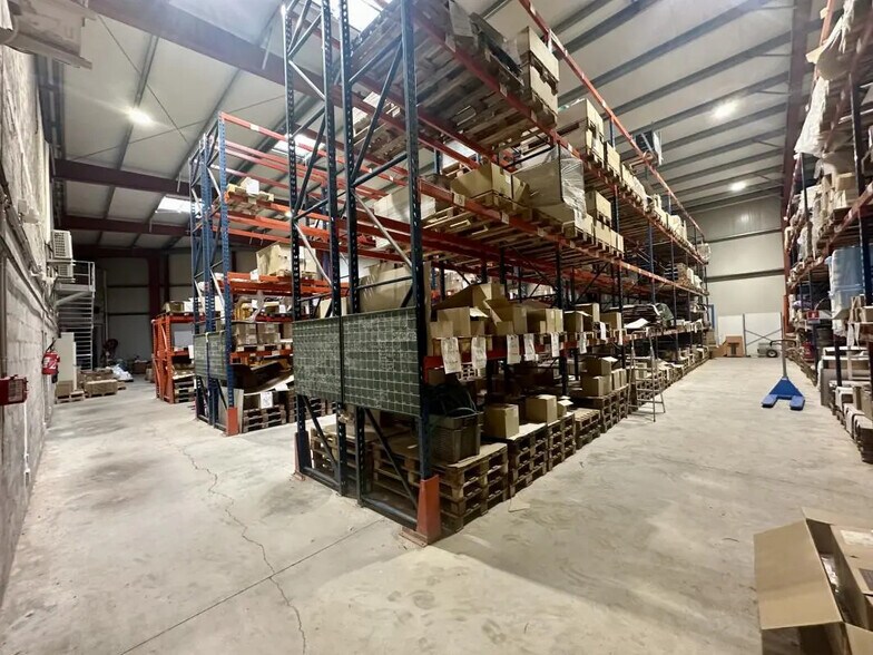 Flex in Fréjus for lease - Interior Photo - Image 3 of 20