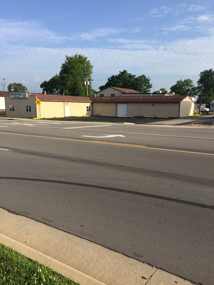 318 E Broadway St, Shelbyville, IN for sale - Building Photo - Image 1 of 18