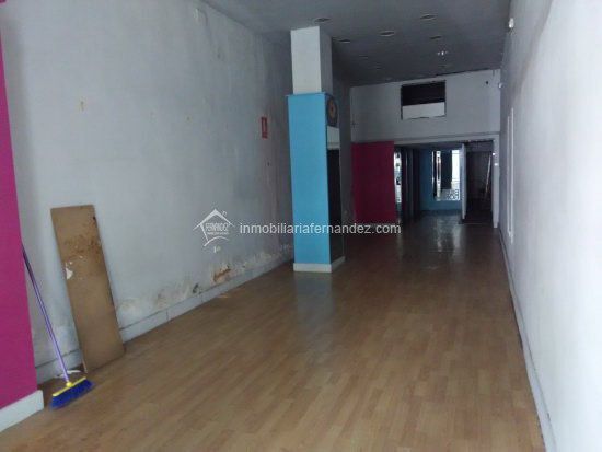 Retail in Cáceres, Cáceres for lease - Building Photo - Image 3 of 3