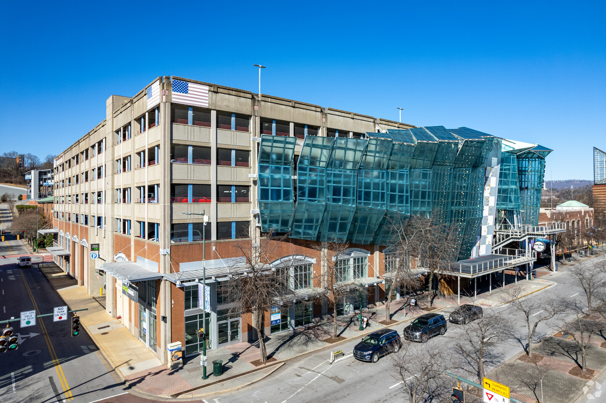 215 Broad St, Chattanooga, TN for lease Building Photo- Image 1 of 13