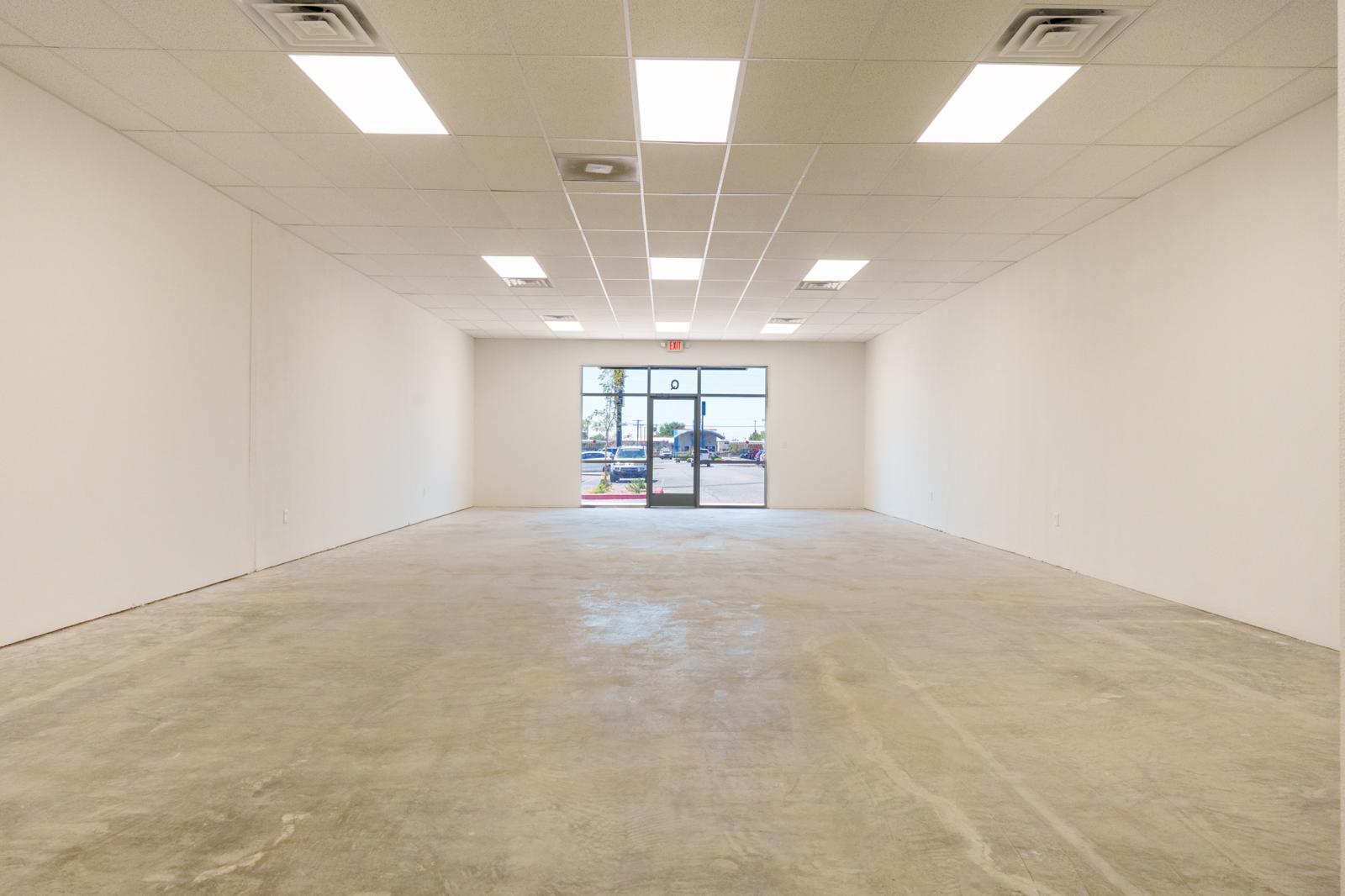 4747 Hondo Pass Dr, El Paso, TX for lease Interior Photo- Image 1 of 6