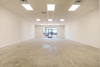 4747 Hondo Pass Dr, El Paso, TX for lease Interior Photo- Image 1 of 6