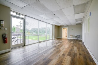 5115 Hartford St, Tampa, FL for lease Interior Photo- Image 1 of 3