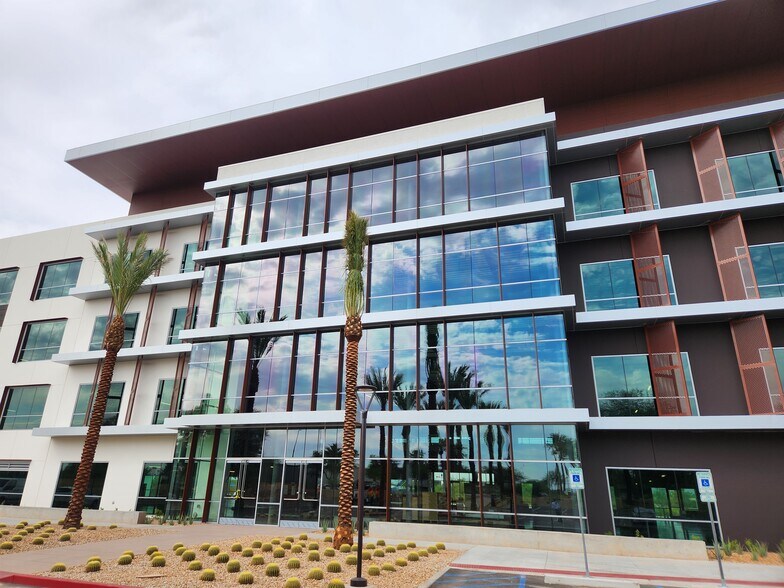 8240 S River Pky, Tempe, AZ for sale - Building Photo - Image 2 of 9