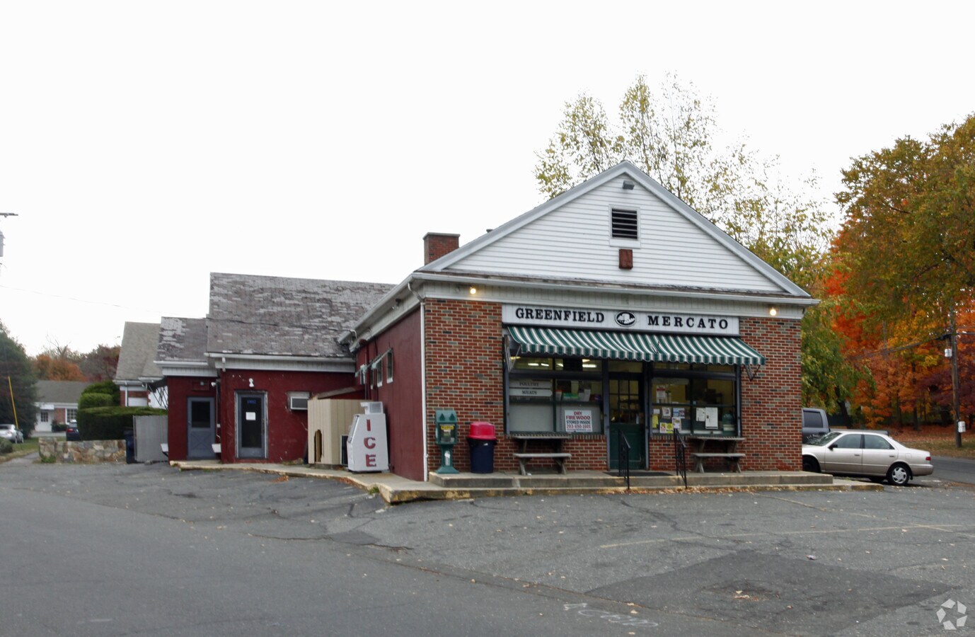 1876 Bronson Rd, Fairfield, CT 06824