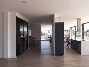 14 Za Du Bas Taulet, Pélissanne for lease Interior Photo- Image 1 of 7