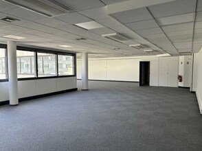 80 Rue Anatole France, Levallois-Perret for lease Building Photo- Image 2 of 7