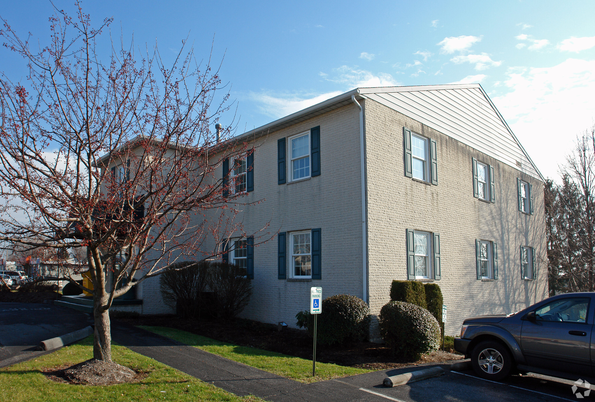 4720 Carlisle Pike, Mechanicsburg, PA for sale Building Photo- Image 1 of 1