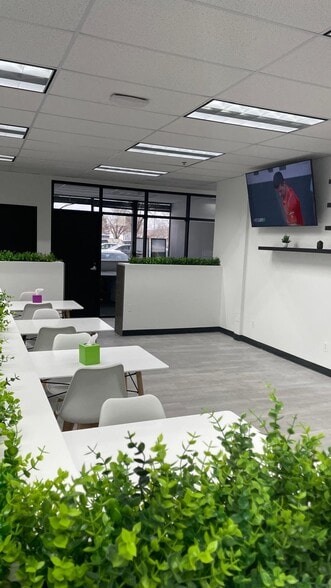 22600 Hall Rd, Clinton Township, MI for lease - Interior Photo - Image 3 of 8