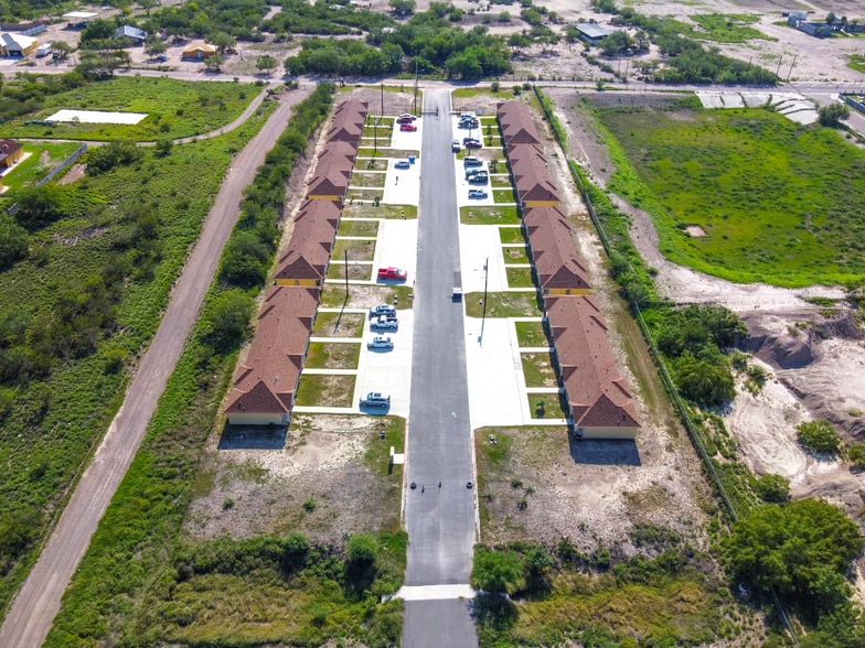 765 N Ebony Ave, Roma, TX 78584