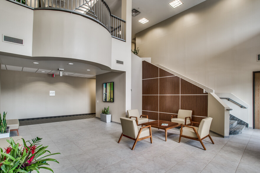 1450 Hughes Rd, Grapevine, TX for lease - Lobby - Image 3 of 6