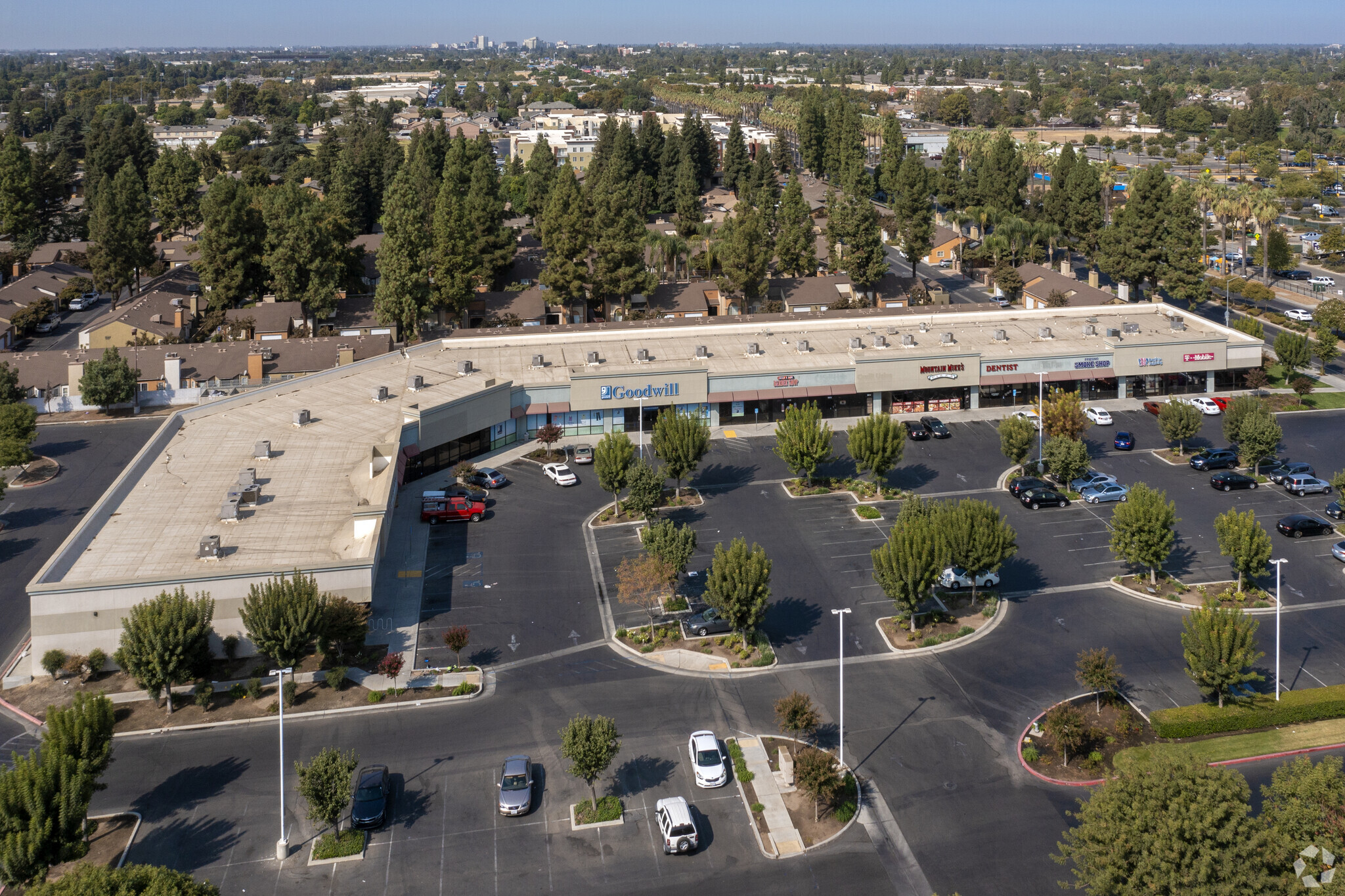 5150 Kings Canyon Ave, Fresno, CA for lease Building Photo- Image 1 of 3