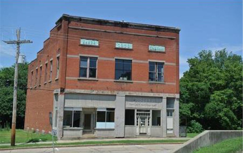 313 N Broadway St, Poplar Bluff, MO 63901