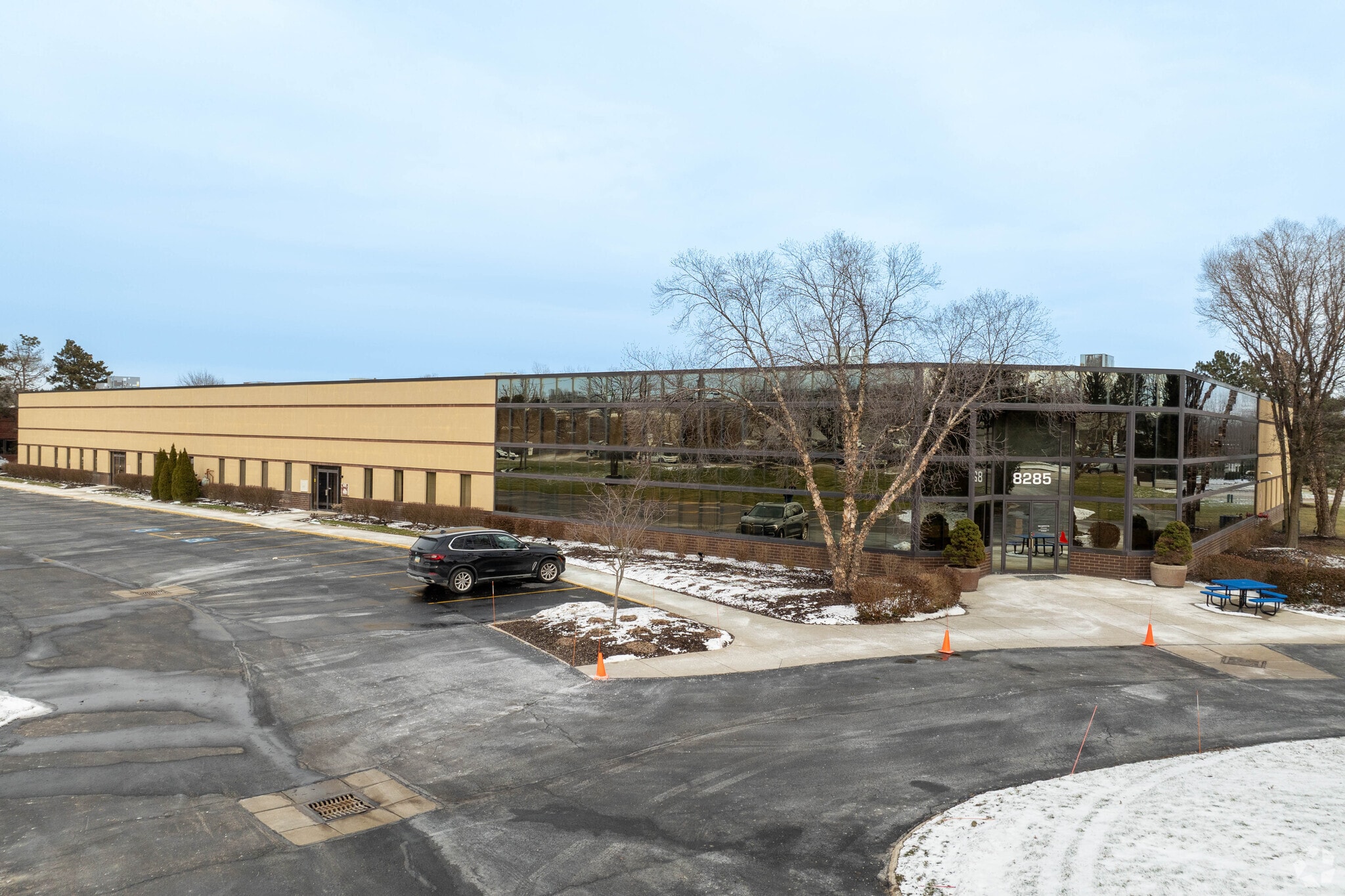 8285-8295 Darrow Rd, Twinsburg, OH for lease Building Photo- Image 1 of 6