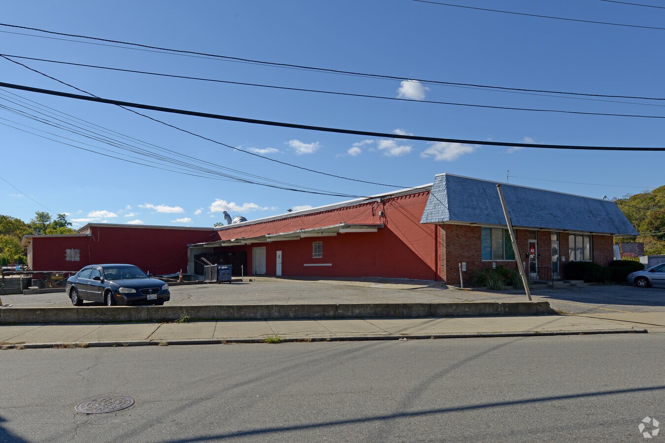 136 Silver Lake Ave, Providence, RI 02909