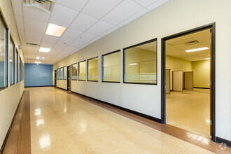 5320-5340 Grand Ave, Gurnee, IL for lease Interior Photo- Image 2 of 7