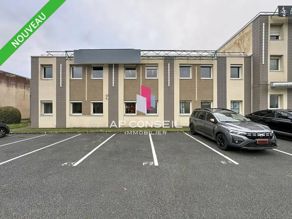 Office in Rambouillet for sale Building Photo- Image 1 of 13