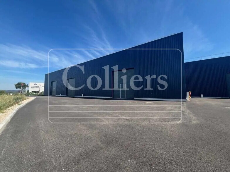 Flex in Lambesc for lease - Building Photo - Image 1 of 5