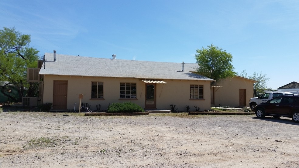 1385 N Tegner St, Wickenburg, AZ for lease - Building Photo - Image 2 of 25