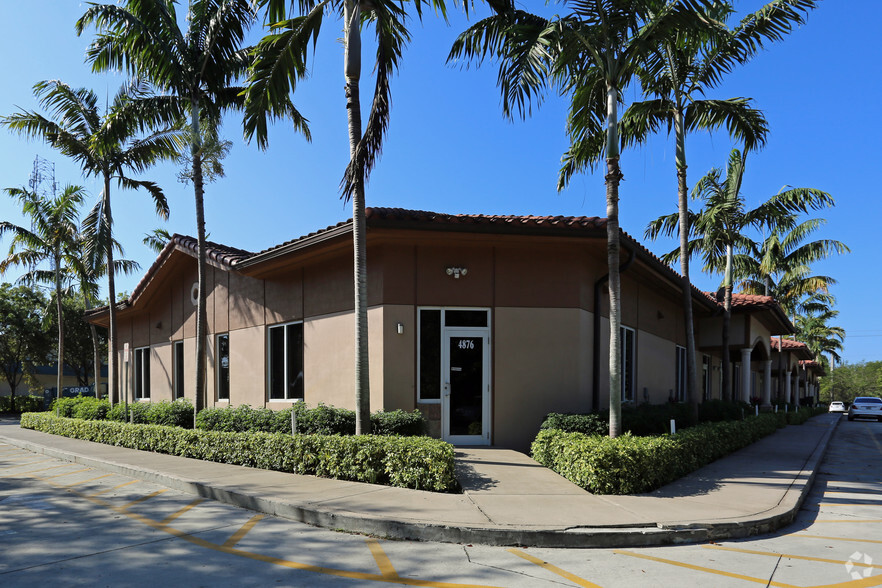 4710-4876 N Hiatus Rd, Sunrise, FL for lease - Primary Photo - Image 1 of 15