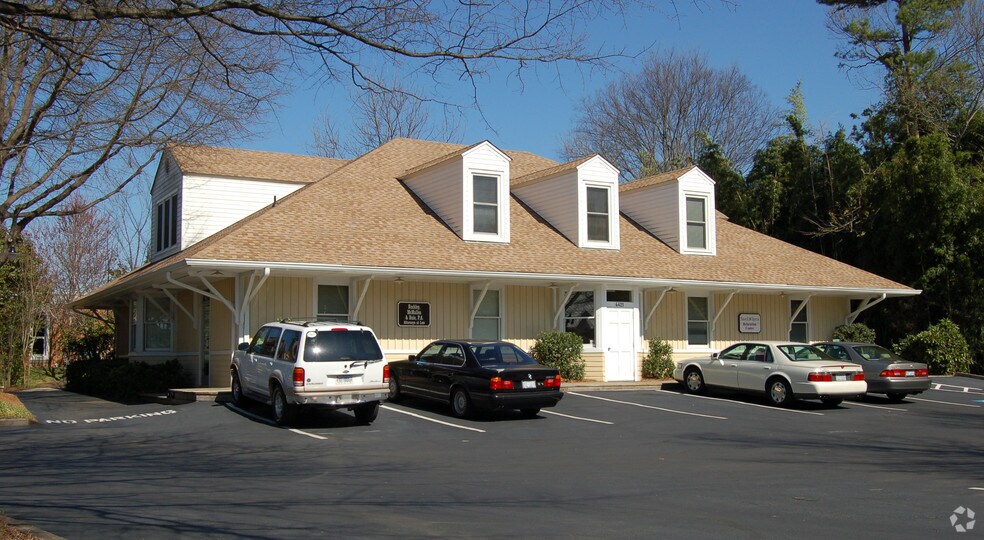 4421 Sharon Rd, Charlotte, NC 28211