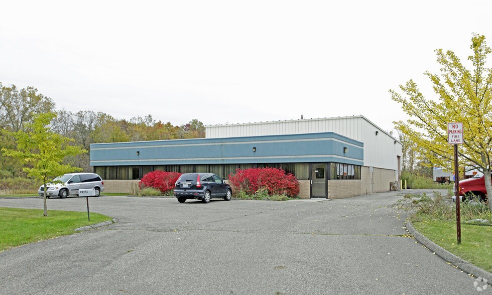 49323 Shafer Rd, Wixom, MI for sale - Building Photo - Image 1 of 1
