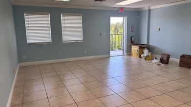 106 Commerce Way, Jupiter, FL for lease Interior Photo- Image 2 of 2