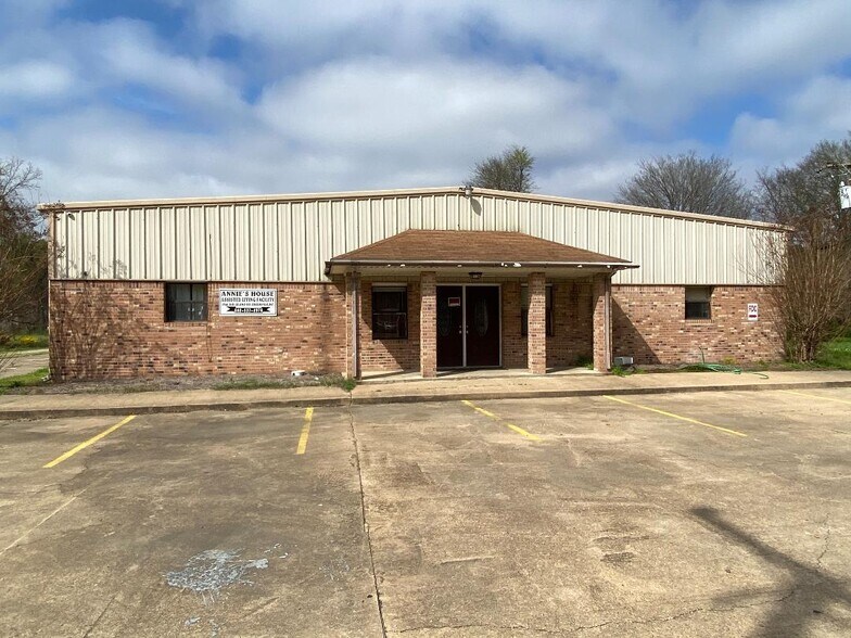 1766 Old Leland Rd, Greenville, MS 38703