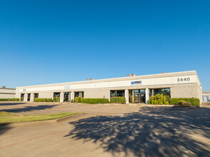 2440 Lacy Ln, Carrollton, TX for lease Building Photo- Image 2 of 6