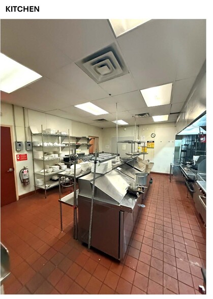 30-78 Steinway St, Astoria, NY for lease - Building Photo - Image 2 of 7