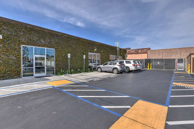 725-735 Shasta St, Redwood City, CA for lease - Building Photo - Image 3 of 12