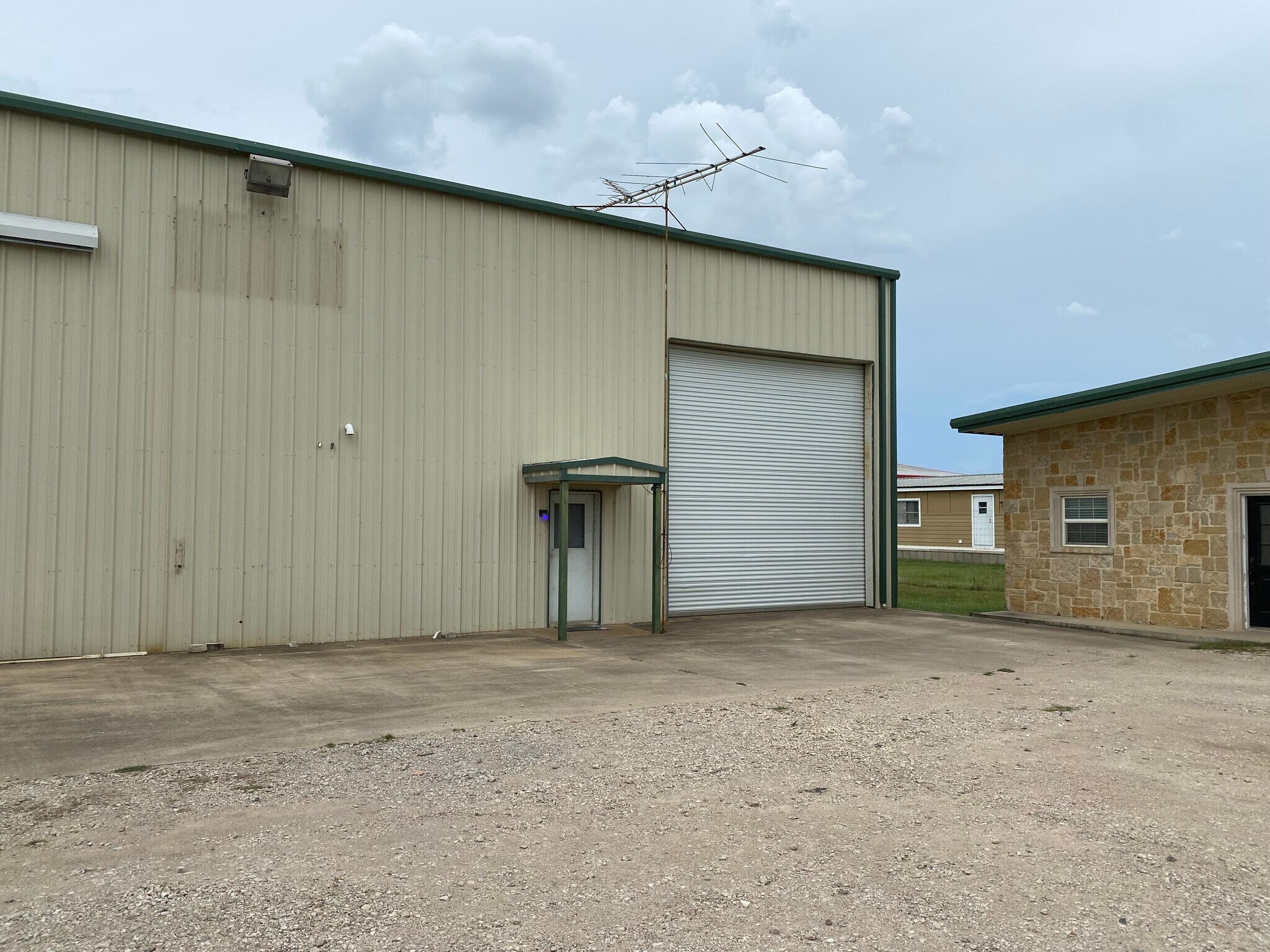 601 Distribution Dr Wilmer Tx - dr44e3h