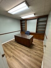 365-371 E Saint John St, Spartanburg, SC for lease Interior Photo- Image 2 of 27